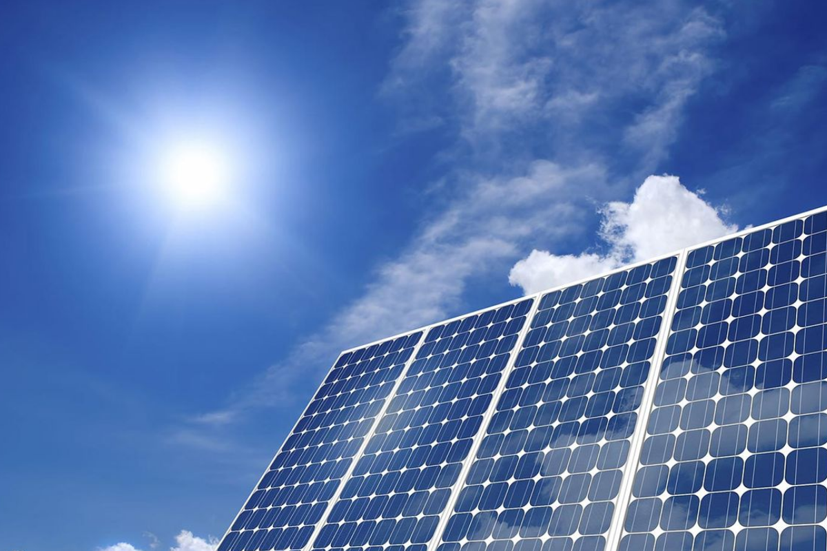 High Warehouse Energy Costs Eliminated with an Intelligent Solar Battery System for Warehouse Malaysia