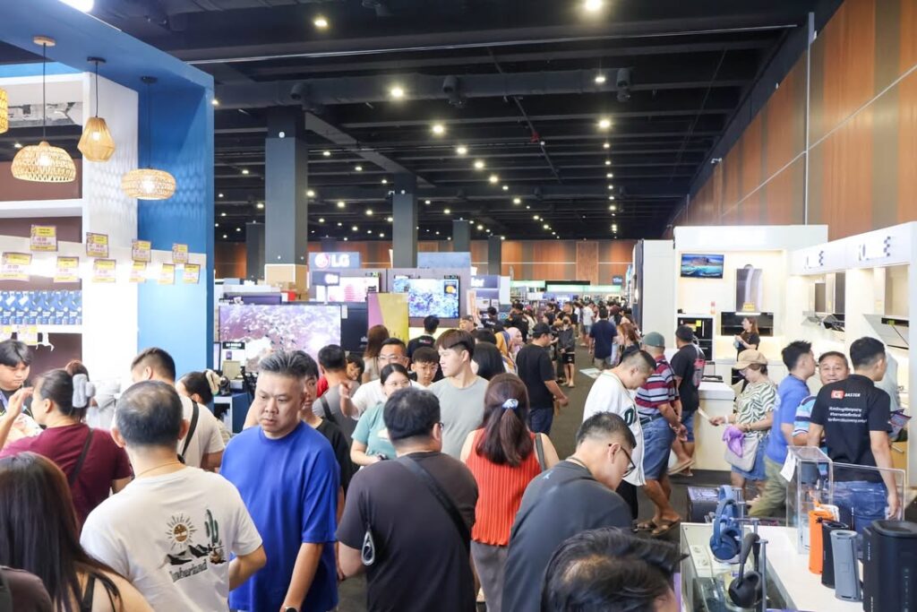 Furniture shop vs furniture expo