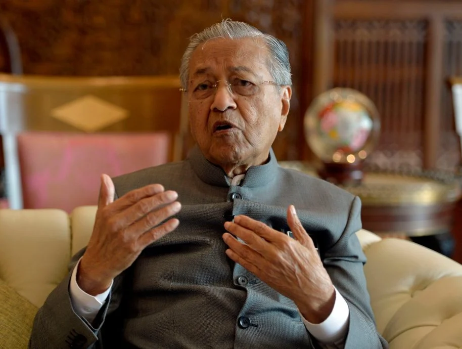 Mahathir defamation suit against Anwar