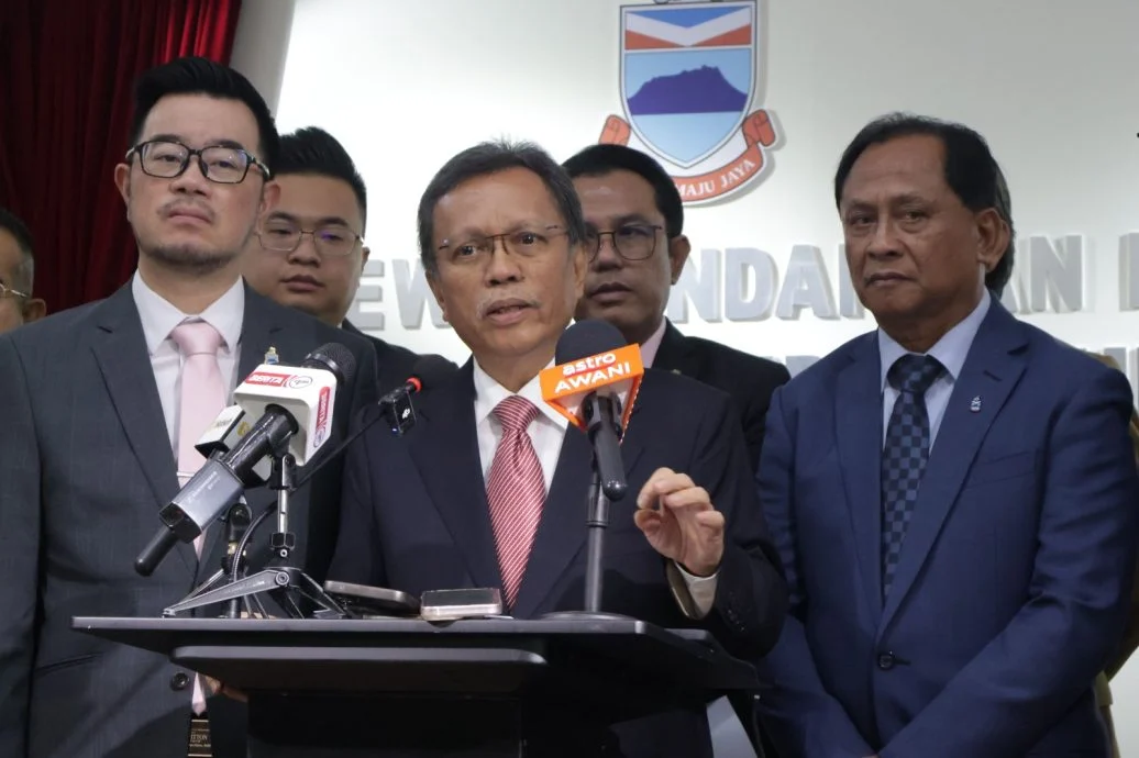 Shafie Apdal in Contempt of Court